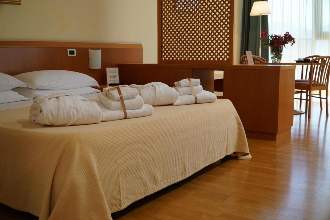 Tursport Aparthotel Taranto Kültér fotó