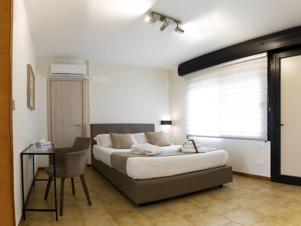 Tursport Aparthotel Taranto Kültér fotó