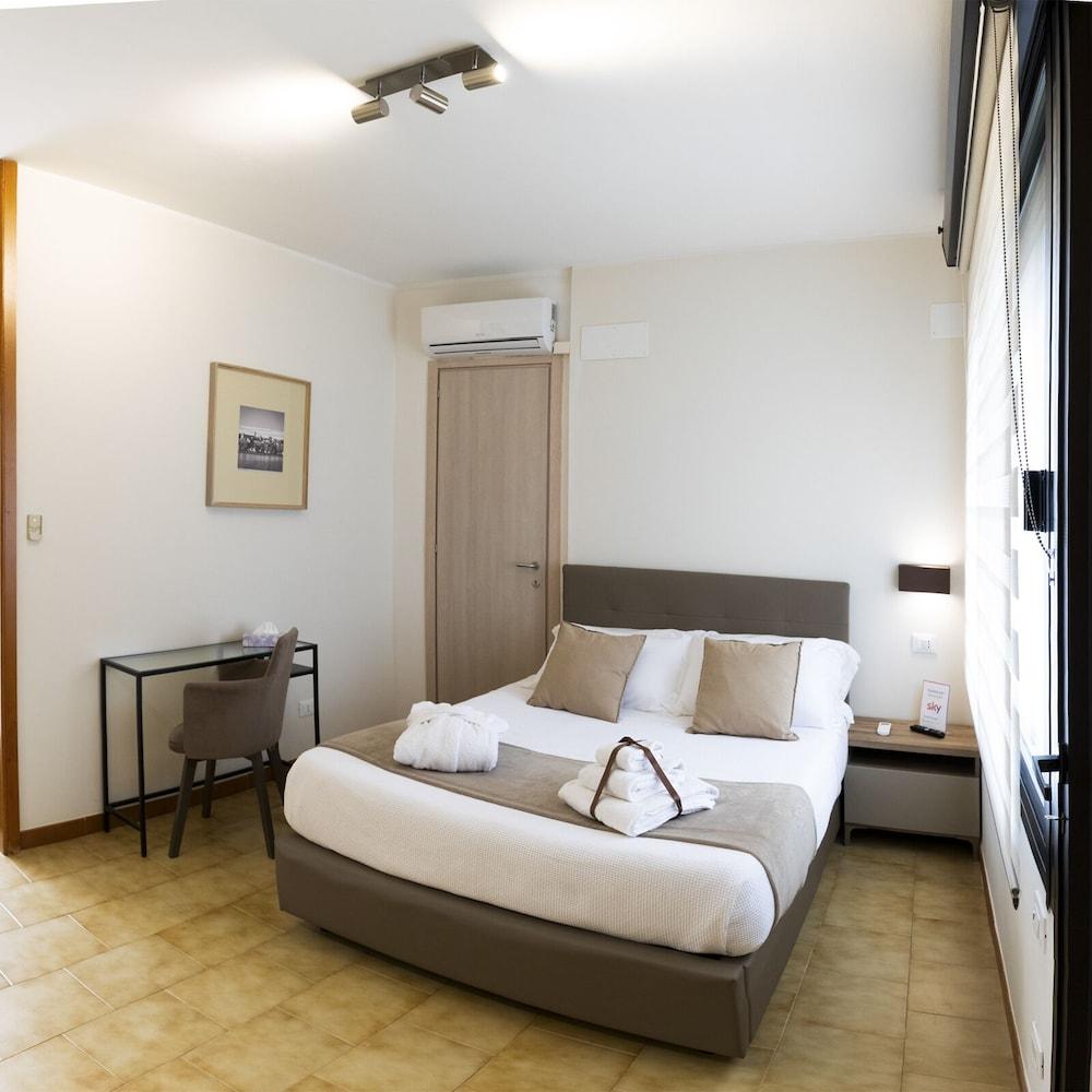 Tursport Aparthotel Taranto Kültér fotó