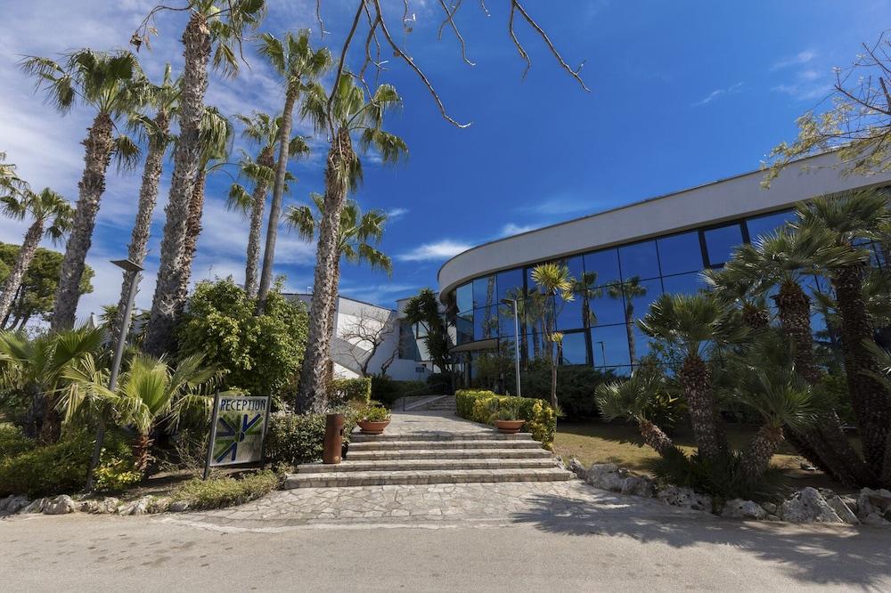 Tursport Aparthotel Taranto Kültér fotó
