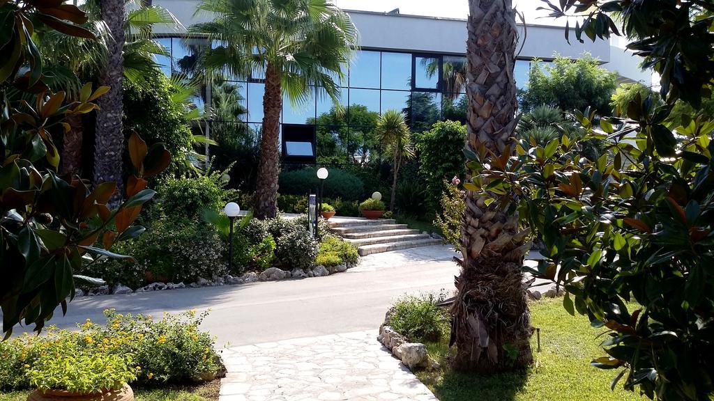 Tursport Aparthotel Taranto Kültér fotó